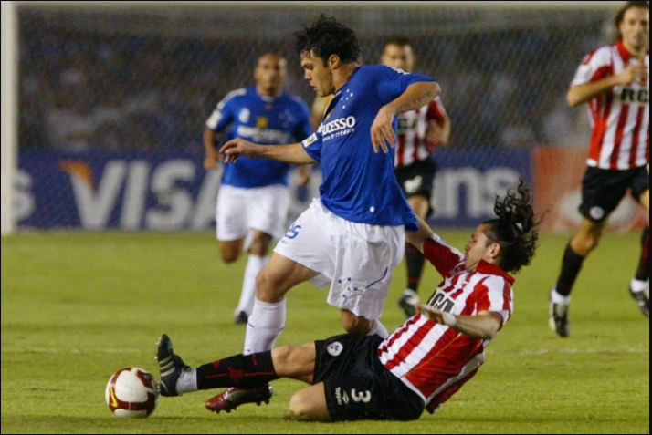 Os gols e "melhores" momentos de Cruzeiro 1 x 2 Estudiantes-ARG pela final da Libertadores 2009