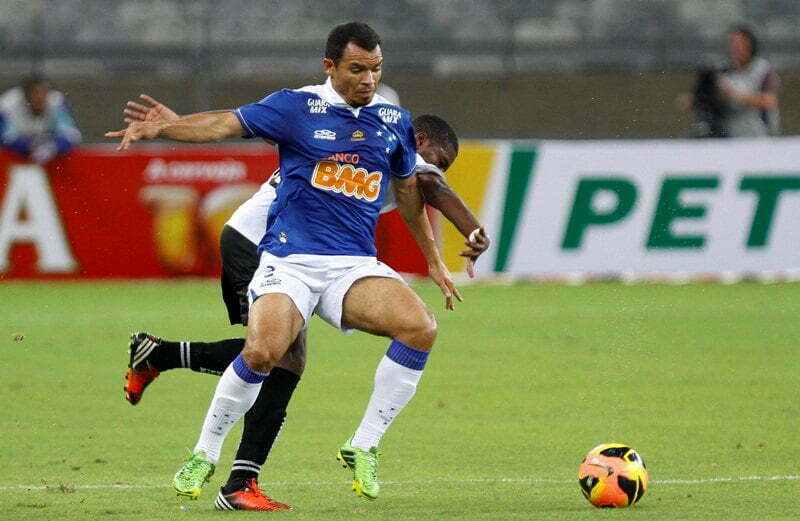 O dilema da lateral do Cruzeiro: o que será, que Ceará? - Foto: VipComm