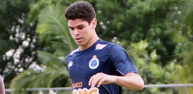 Cruzeiro Esporte Clube - Dois Vinícius, Araújo e Freitas, dois pesos e duas medidas pelo Cruzeiro? - Foto: Divulgação
