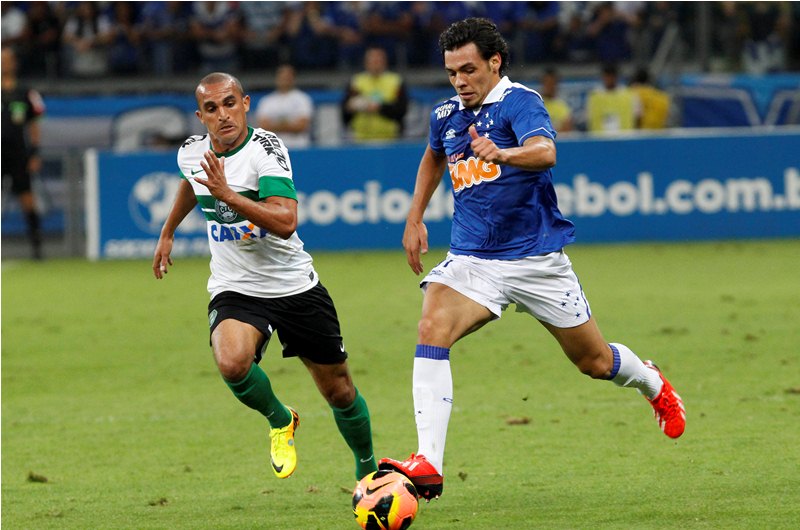 Cruzeiro joga pro gasto e vence o Coritiba - Cruzeiro Esporte Clube - Fotos: Vipcomm