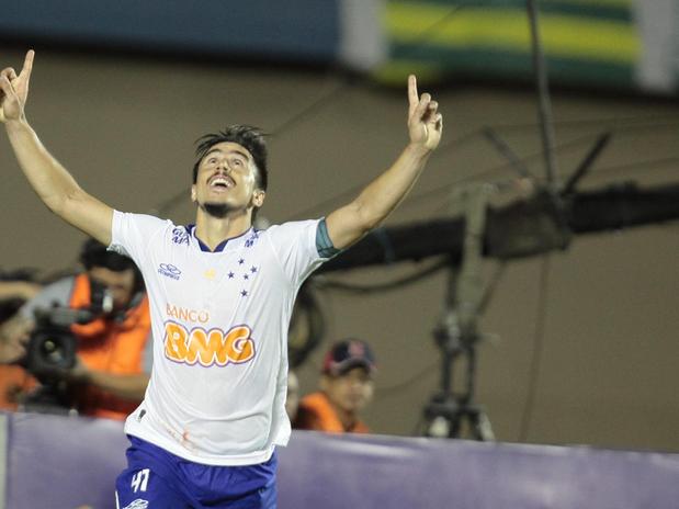 Cruzeiro vence o Goiás de virada e é mas líder do que nunca - Cruzeiro Esporte Clube - Foto: Carlos Costa / Agência Lance