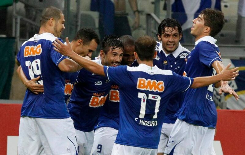 Cruzeiro e o desafio de manter os pés no chão - Cruzeiro Esporte Clube